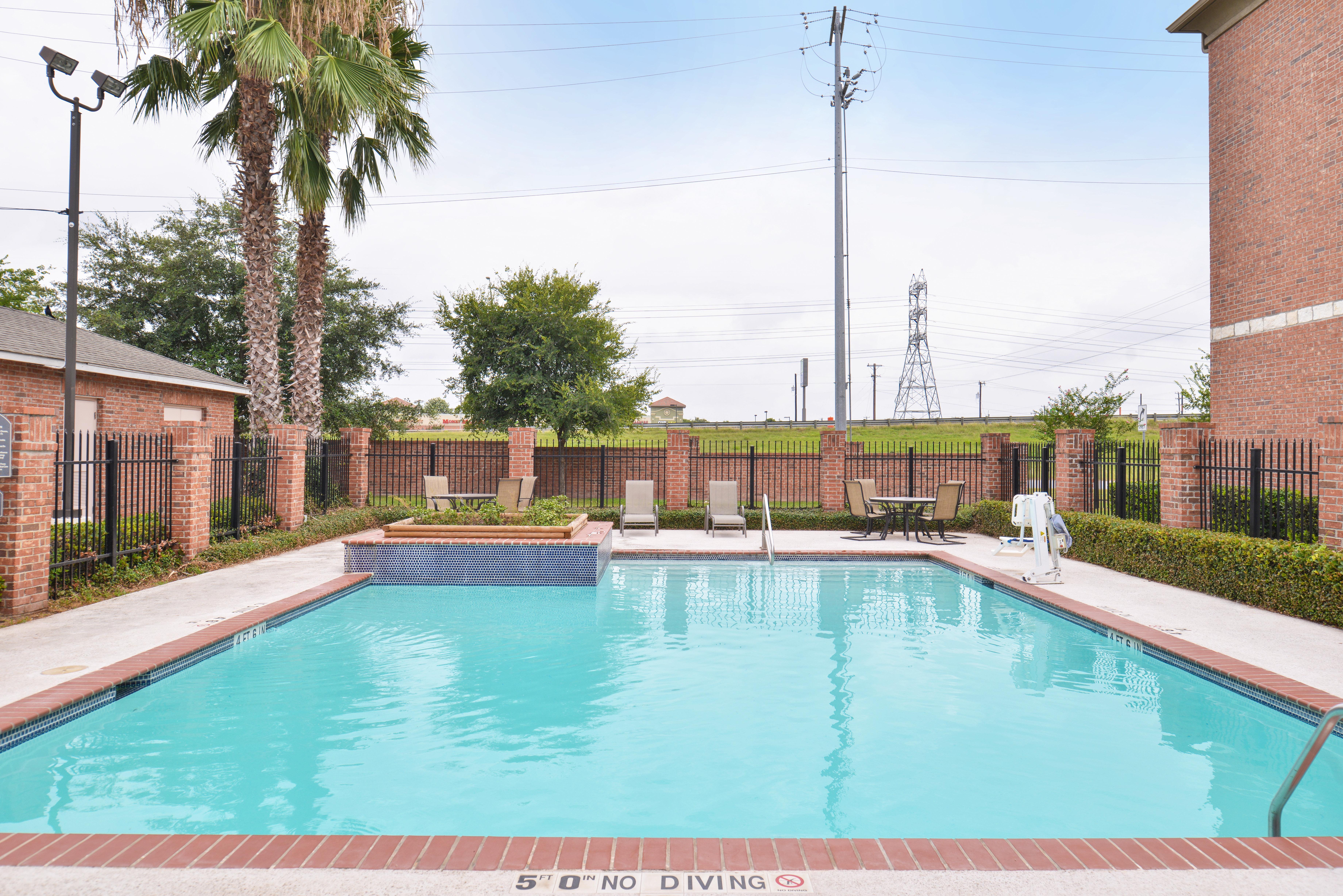 Holiday Inn Express & Suites San Antonio South Kültér fotó