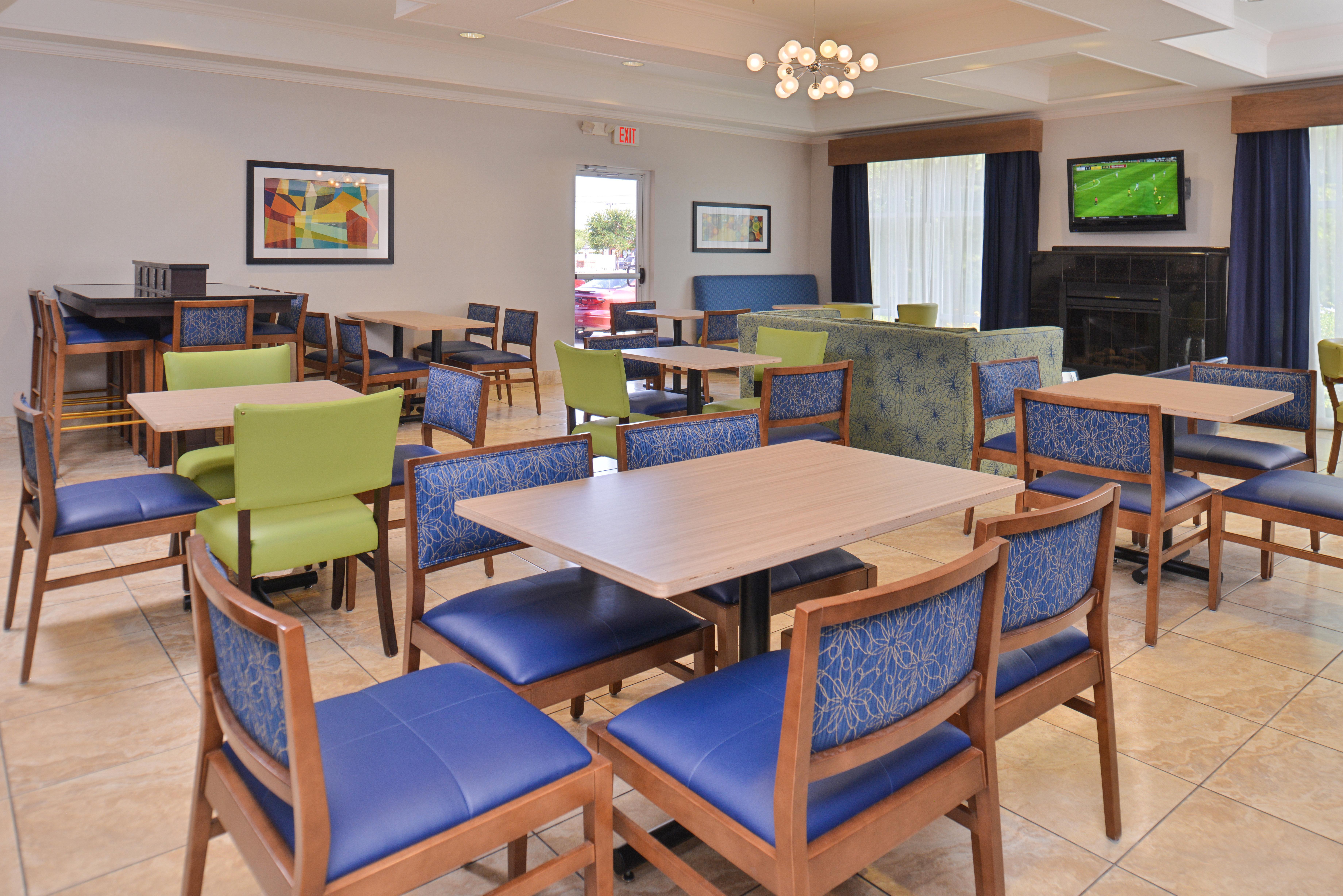 Holiday Inn Express & Suites San Antonio South Kültér fotó