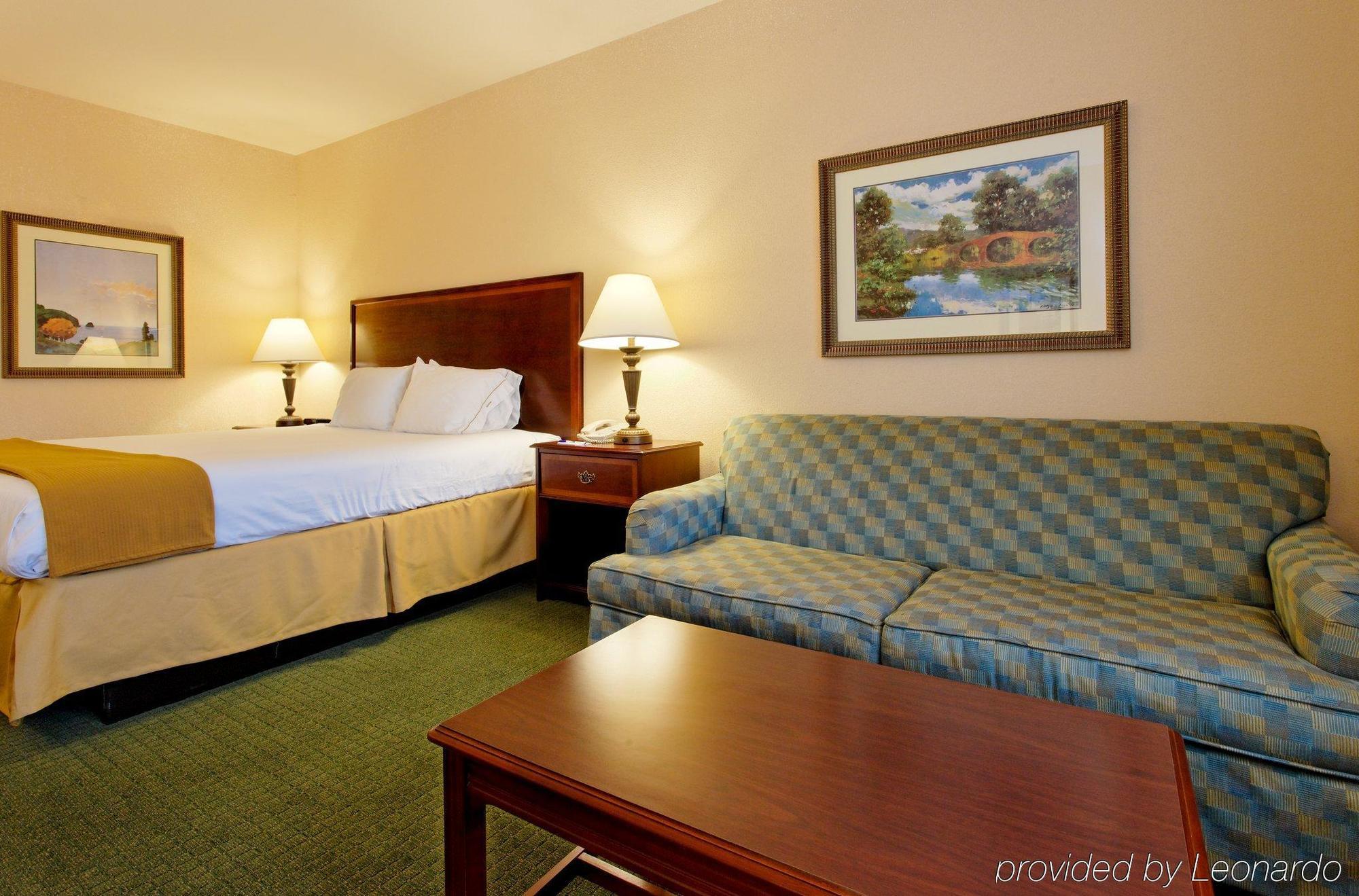 Holiday Inn Express & Suites San Antonio South Kültér fotó