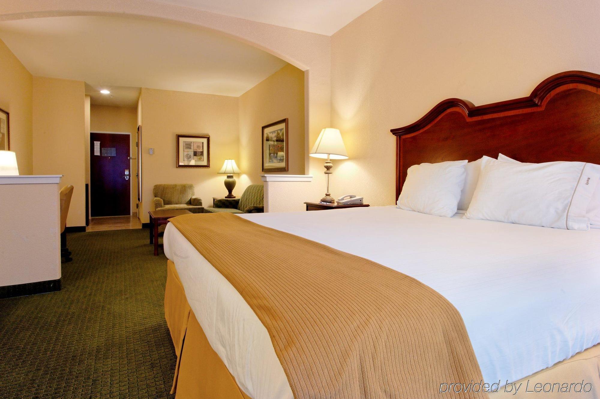 Holiday Inn Express & Suites San Antonio South Kültér fotó