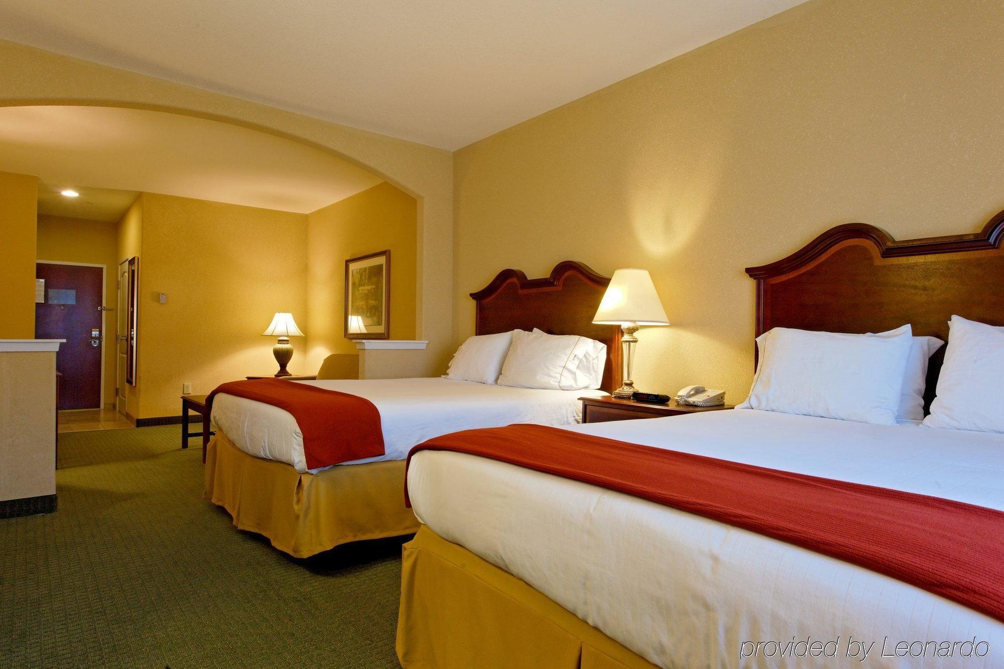 Holiday Inn Express & Suites San Antonio South Kültér fotó